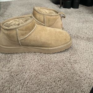 1year old used uggs